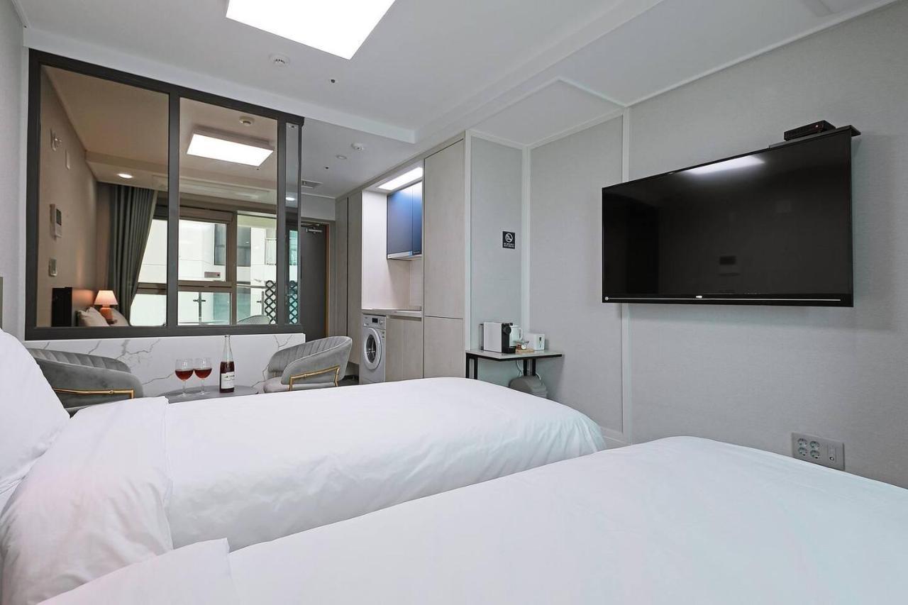 Elmomento Gwangan Hotel Busan Exterior photo